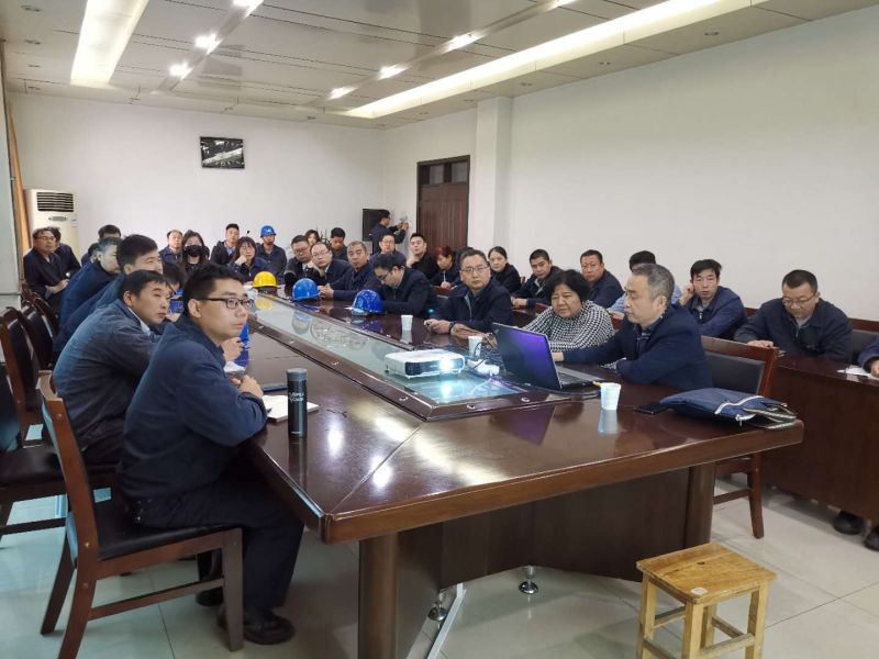 
				   
					學(xué)習(xí)固體廢物防治法、提高環(huán)境治理能力——黃河同力舉辦新版《固體廢物污染環(huán)境防治法》培訓(xùn)班
				 