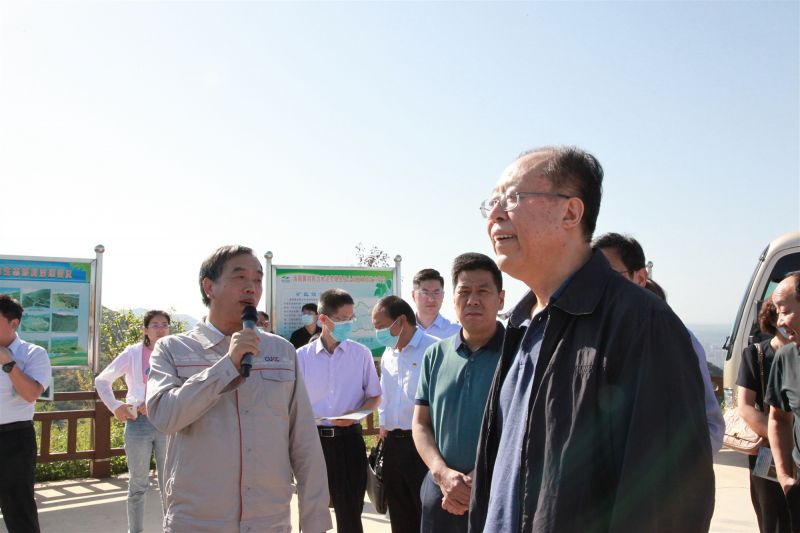 
				   
					河南省人大常委會(huì)黨組副書記、副主任馬懿一行到洛陽黃河同力調(diào)研
				 